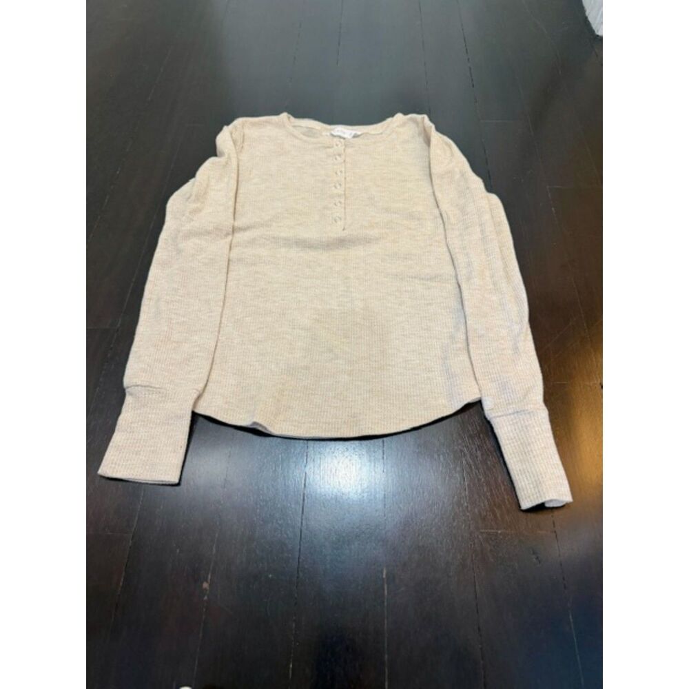 Danskin size small neutral long-sleeve waffle-knit weave henley top